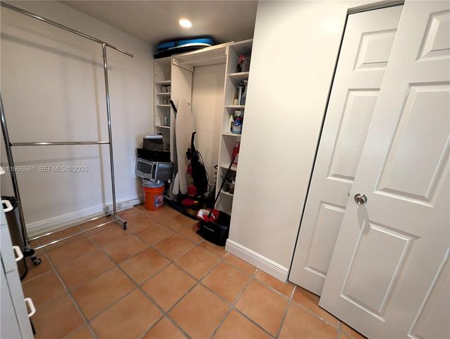 5161 Collins Ave 208, Miami Beach, FL 33140