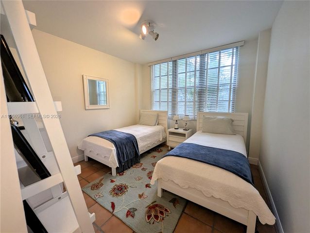 5161 Collins Ave 208, Miami Beach, FL 33140