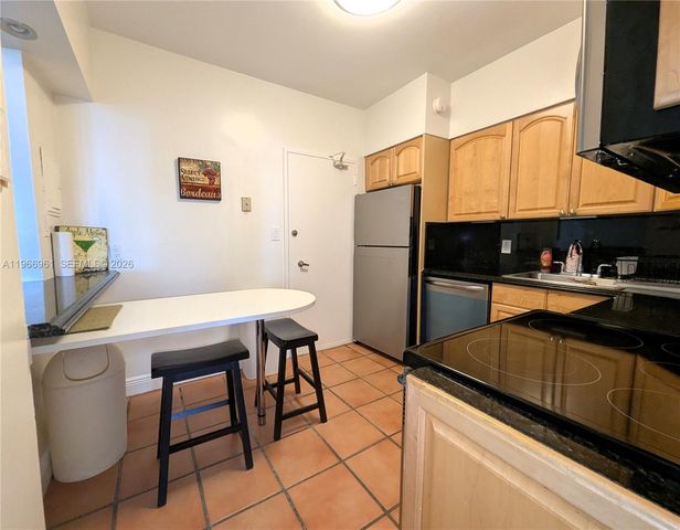 5161 Collins Ave 208, Miami Beach, FL 33140