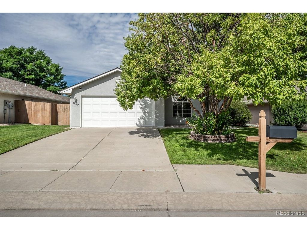837 Ardath Ln, Pueblo, CO 81005