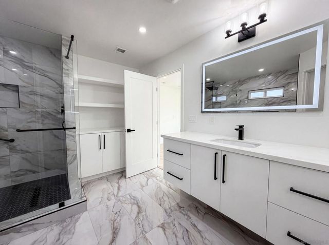 5041 Mable, San Diego, CA 92117