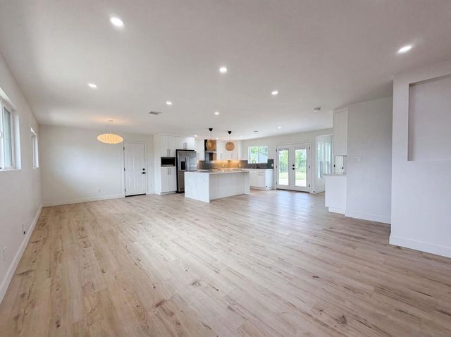 5041 Mable, San Diego, CA 92117