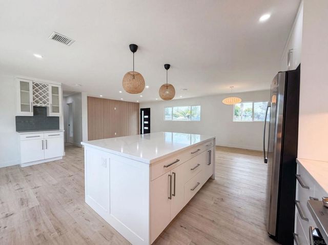 5041 Mable, San Diego, CA 92117