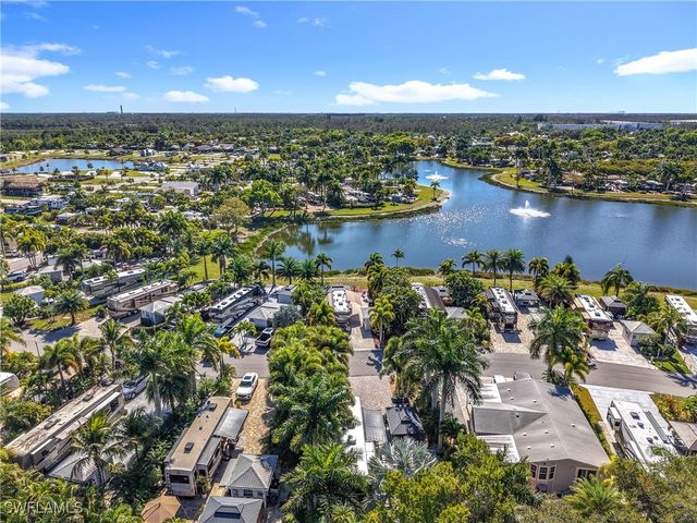 5541 Cypress Woods Resort Dr, Fort Myers, FL 33905