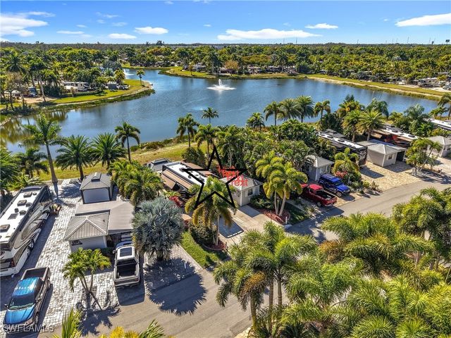 5541 Cypress Woods Resort Dr, Fort Myers, FL 33905