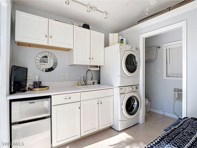 5541 Cypress Woods Resort Dr, Fort Myers, FL 33905