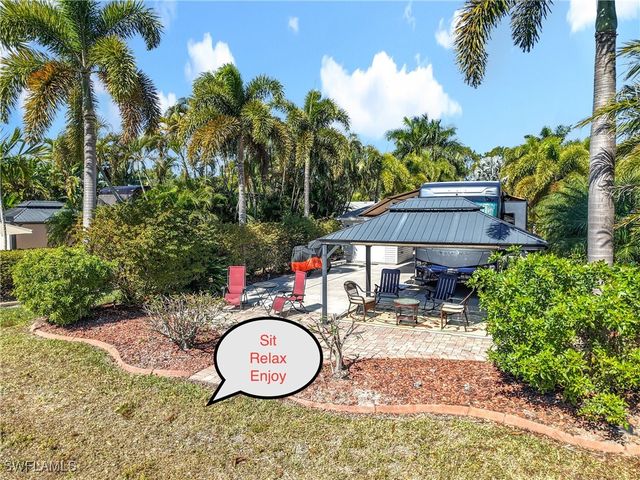 5541 Cypress Woods Resort Dr, Fort Myers, FL 33905