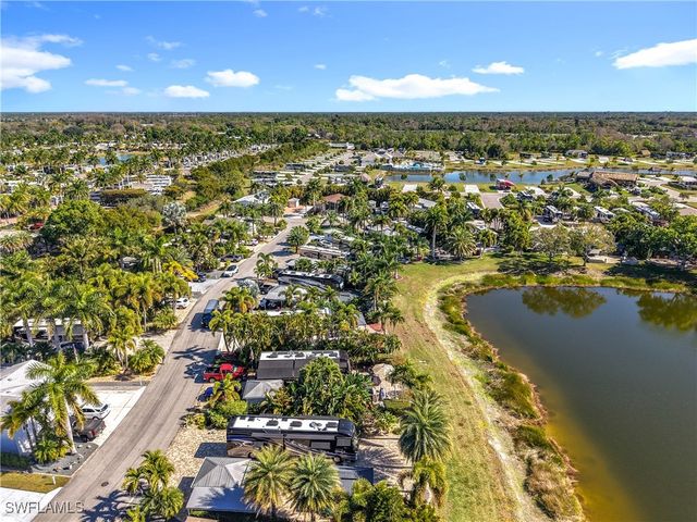 5541 Cypress Woods Resort Dr, Fort Myers, FL 33905