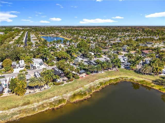 5541 Cypress Woods Resort Dr, Fort Myers, FL 33905