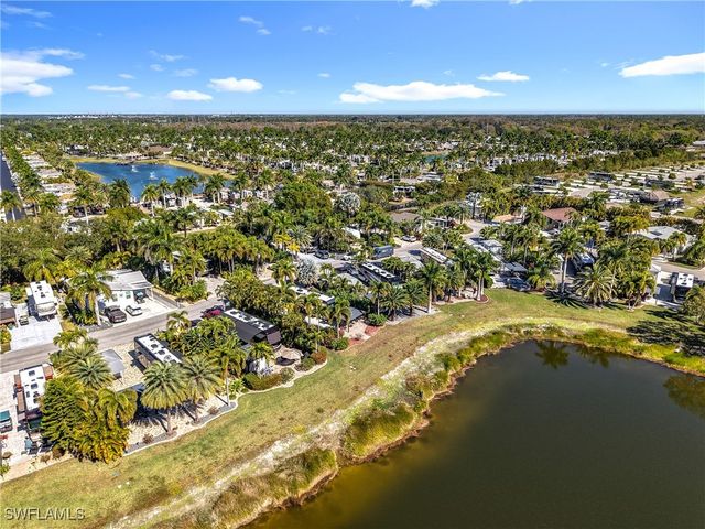 5541 Cypress Woods Resort Dr, Fort Myers, FL 33905