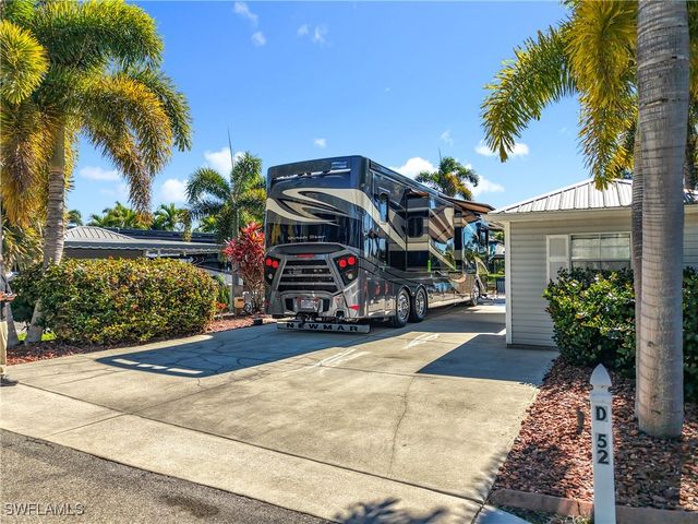 5541 Cypress Woods Resort Dr, Fort Myers, FL 33905