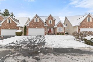 6166 Natures Cove, Grand Blanc, MI 48439