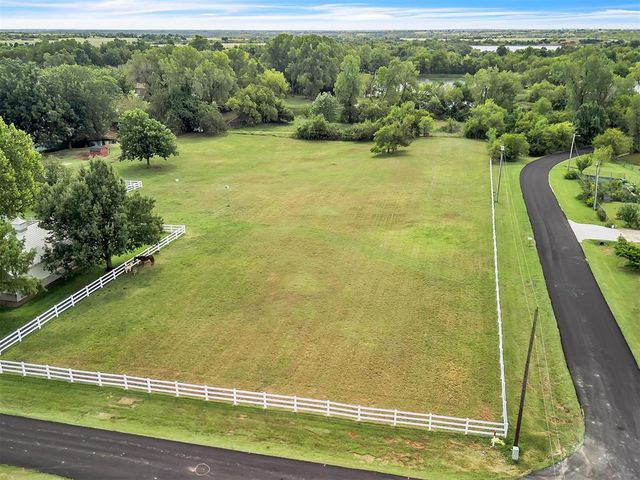 10800 S Brook Drive, Oklahoma City, OK 73165