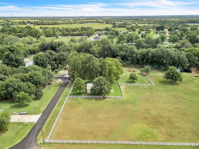 10800 S Brook Drive, Oklahoma City, OK 73165