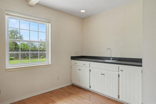 10800 S Brook Drive, Oklahoma City, OK 73165