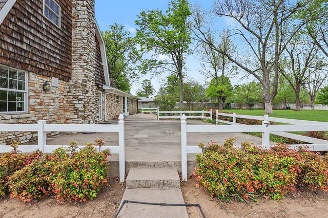 10800 S Brook Drive, Oklahoma City, OK 73165