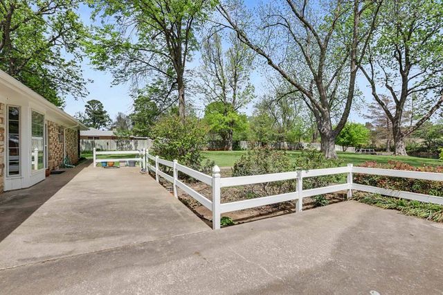 10800 S Brook Drive, Oklahoma City, OK 73165