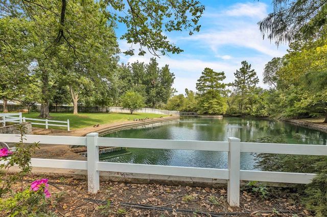 10800 S Brook Drive, Oklahoma City, OK 73165