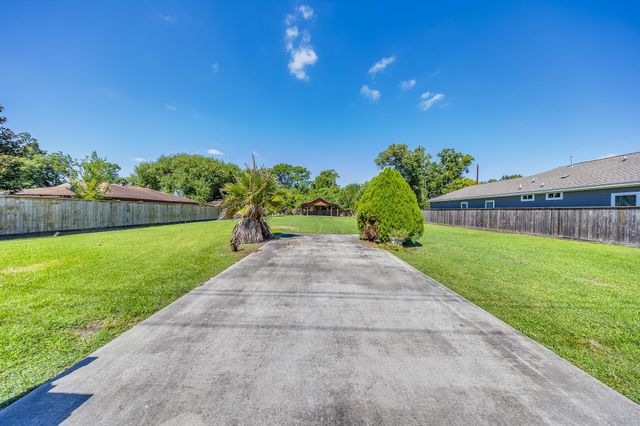 6431 De Priest Street, Houston, TX 77091