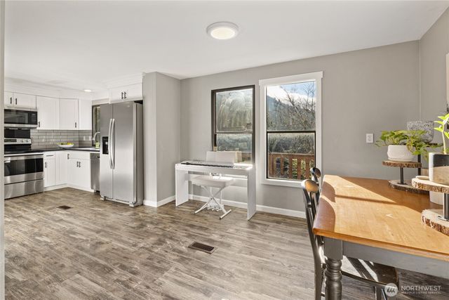 37639 324th Place SE, Enumclaw, WA 98022