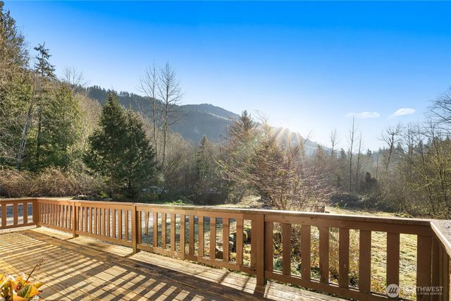 37639 324th Place SE, Enumclaw, WA 98022