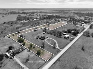 000 Newsom Road, Bellville, TX 77418