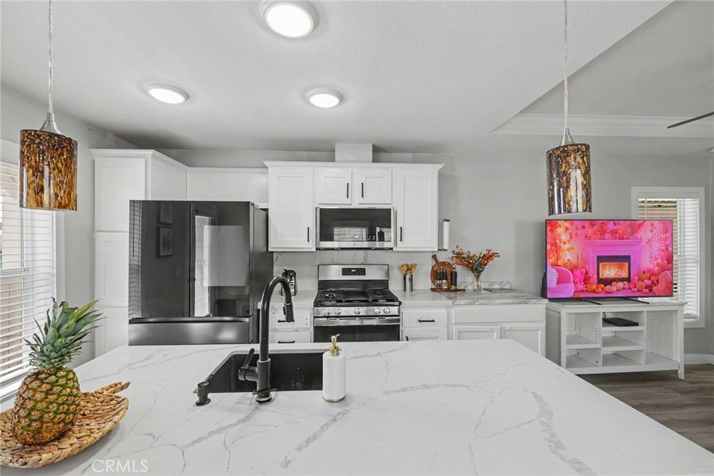 250 W Midway Drive 2, Anaheim, CA 92805 — photo 2