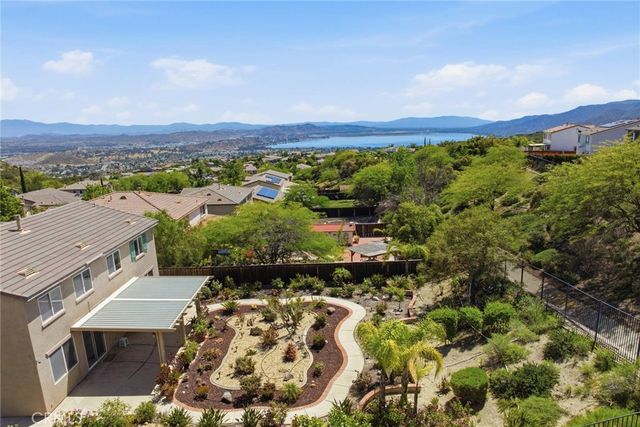 29267 Gateway Drive, Lake Elsinore, CA 92530