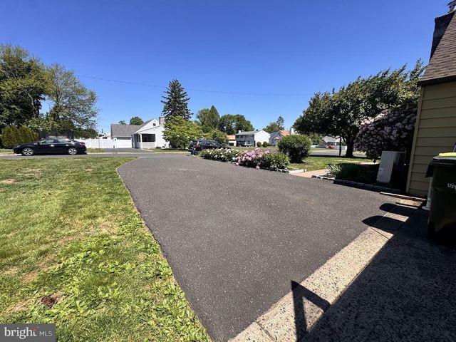 416 EXTON RD, Hatboro, PA 19040