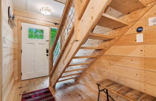 27 Laurel Lane, Ellijay, GA 30536