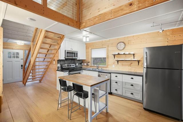 27 Laurel Lane, Ellijay, GA 30536