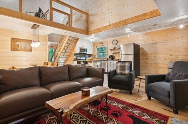 27 Laurel Lane, Ellijay, GA 30536