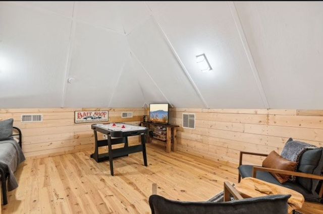 27 Laurel Lane, Ellijay, GA 30536