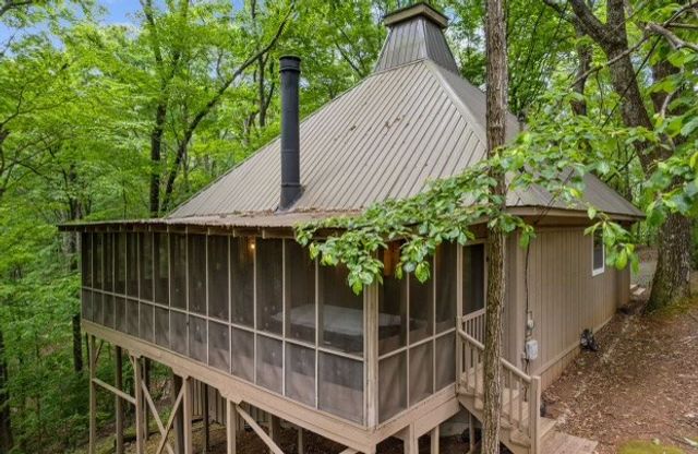 27 Laurel Lane, Ellijay, GA 30536