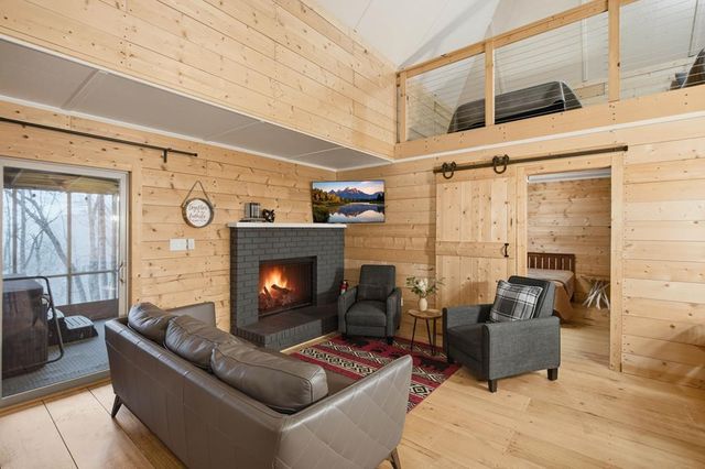 27 Laurel Lane, Ellijay, GA 30536