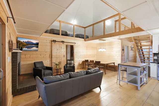 27 Laurel Lane, Ellijay, GA 30536