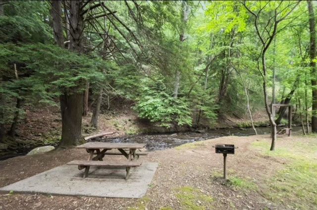 27 Laurel Lane, Ellijay, GA 30536