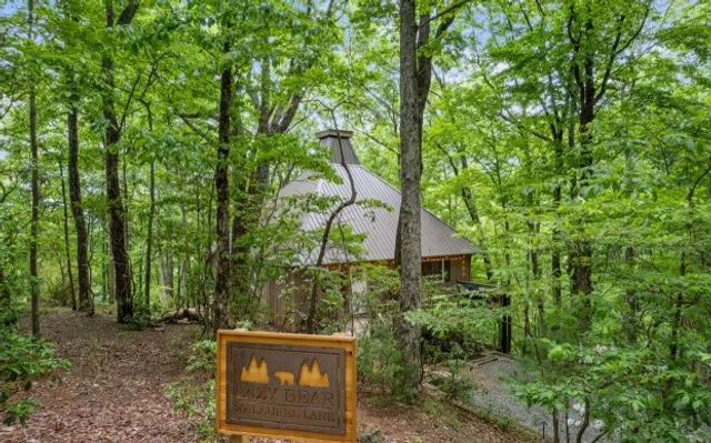 27 Laurel Lane, Ellijay, GA 30536