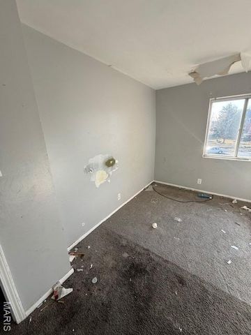 1219 Sullivan Avenue, St Louis, MO 63107