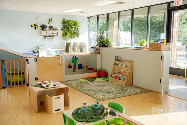 4 S Tunnel Road 700, Asheville, NC 28805