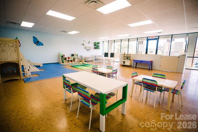 4 S Tunnel Road 700, Asheville, NC 28805