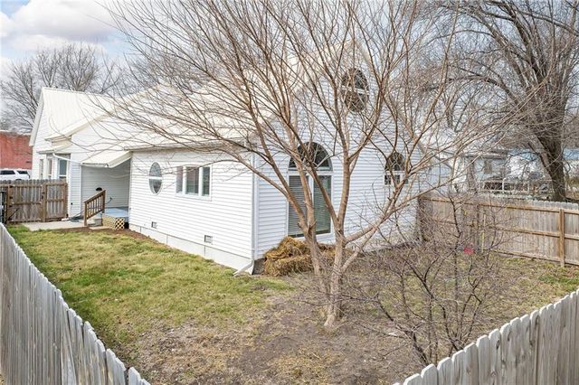 105 S Grant Street, Jamesport, MO 64648