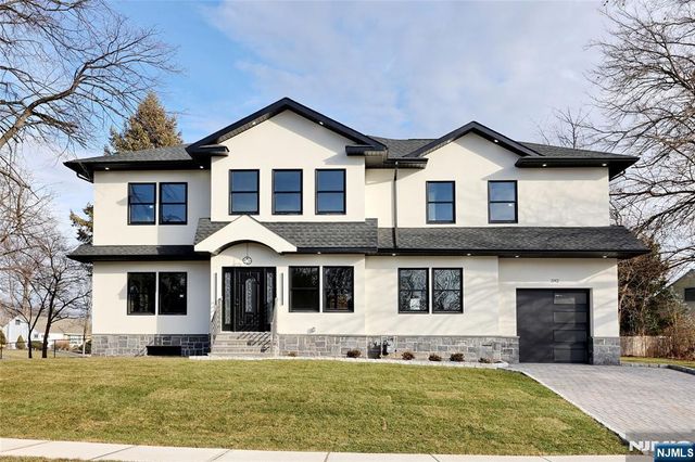 592 Fermery Drive, New Milford, NJ 07646