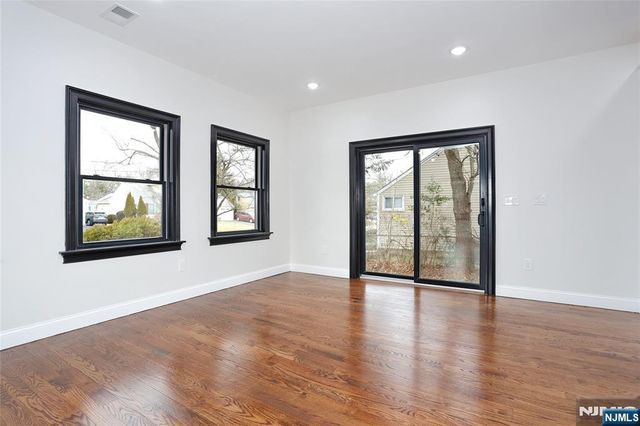 592 Fermery Drive, New Milford, NJ 07646