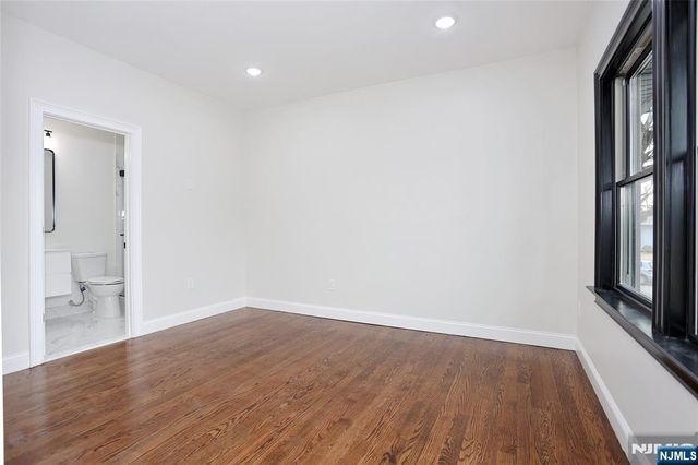 592 Fermery Drive, New Milford, NJ 07646