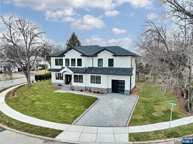 592 Fermery Drive, New Milford, NJ 07646