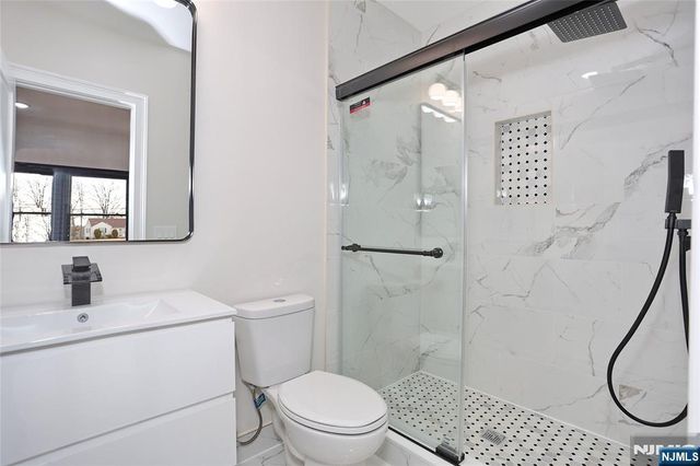 592 Fermery Drive, New Milford, NJ 07646