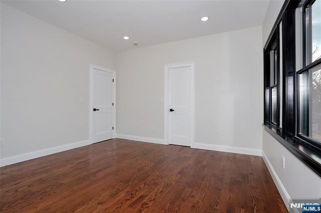 592 Fermery Drive, New Milford, NJ 07646