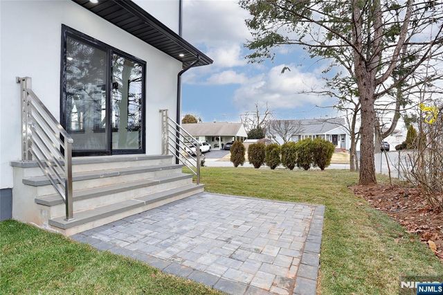 592 Fermery Drive, New Milford, NJ 07646