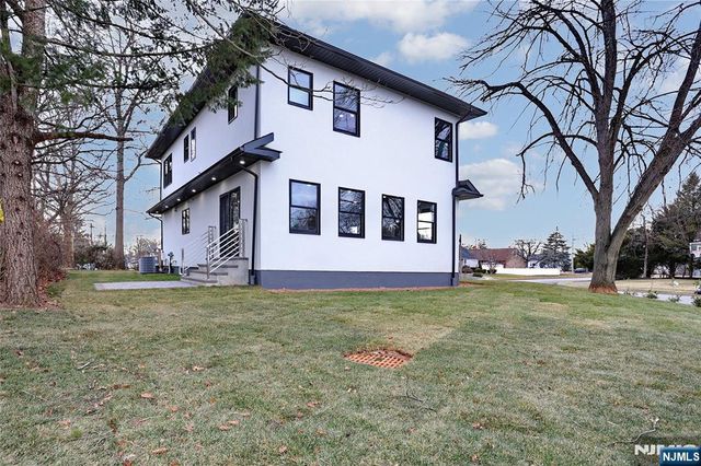 592 Fermery Drive, New Milford, NJ 07646